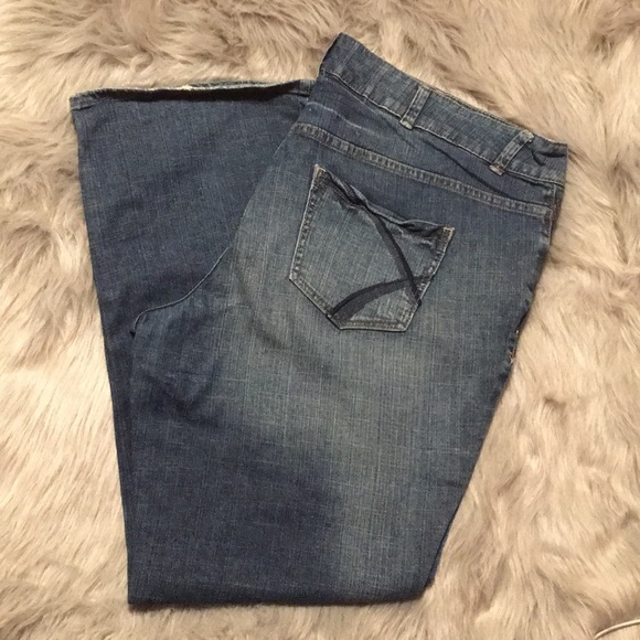 Lane Bryant right fit 🟨 sz 24 distinctly bootcut - Picture 1 of 8